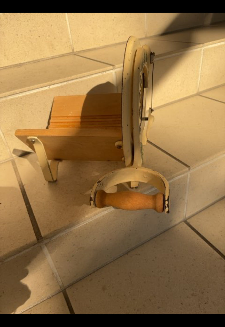 Raadvad brødskærer